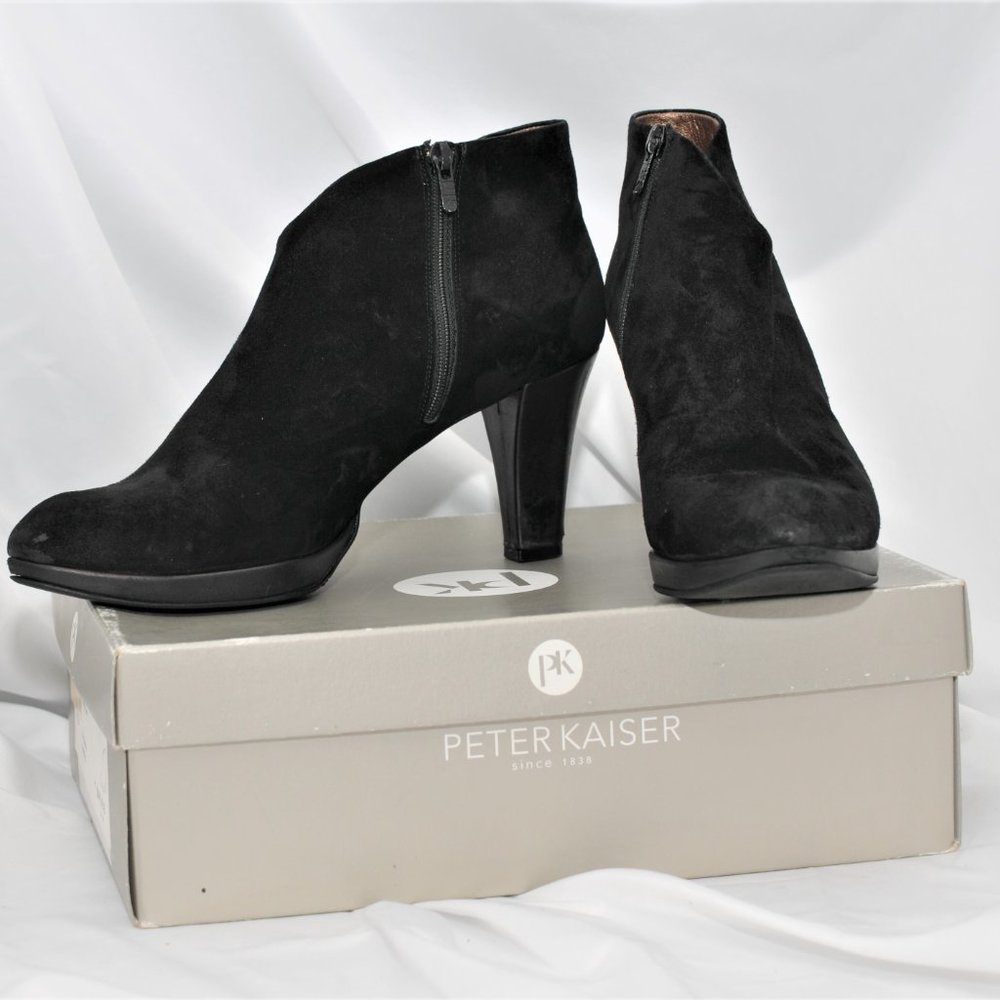 Designer "Peter Kaiser" Soft Black Suede Booties - Picture 5 of 14